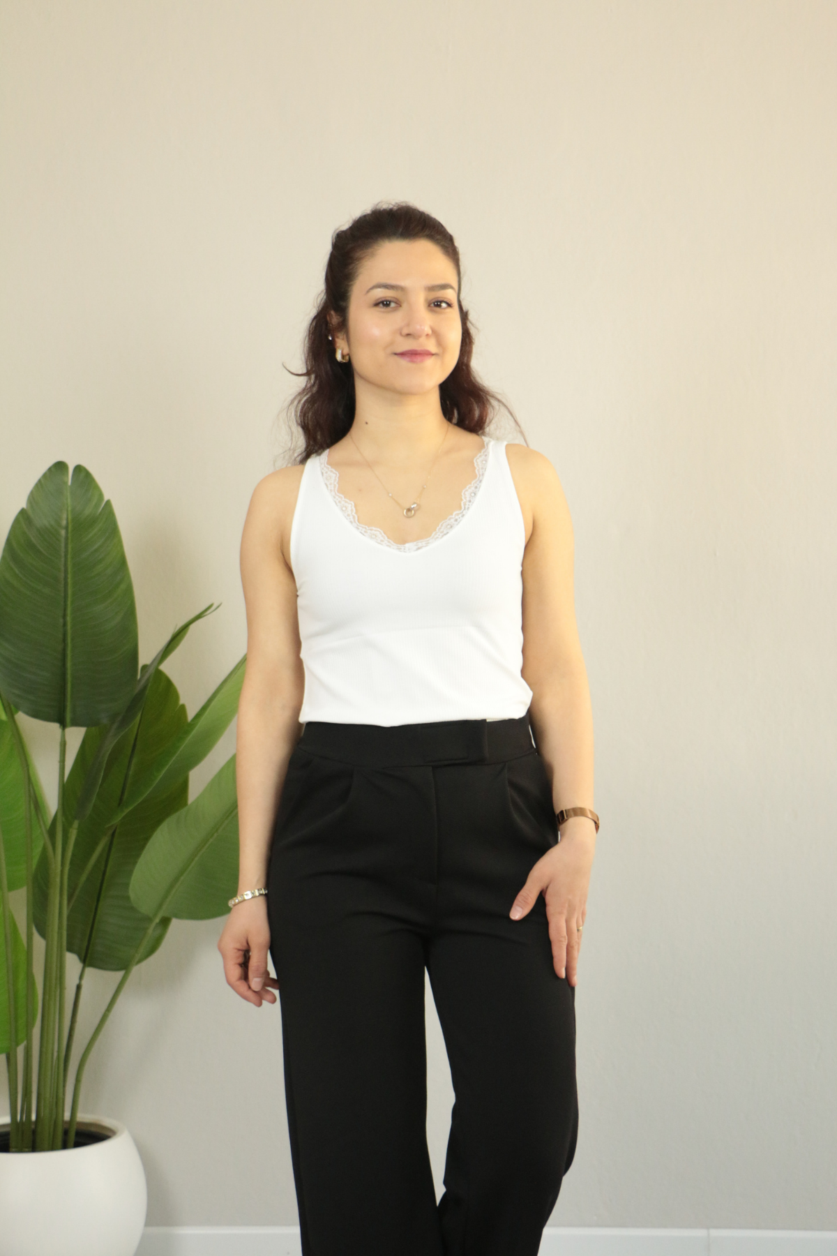 Yazlık Dantel Detaylı V yaka Bluz 4XL - beyaz