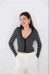 Kadın Siyah Beyaz Çizgili Düğmeli  Hırka L