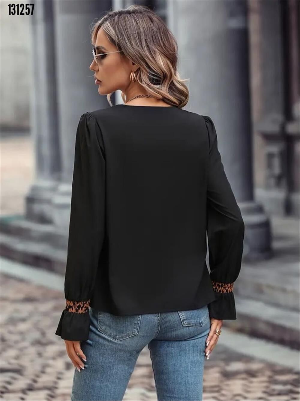 Kadın V Yaka Leopar Detaylı Krep Yeni Tarz Bluz 2XL-3XL