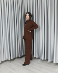 Yumuşak dokulu oversize standart triko takım Standart - kahverengi
