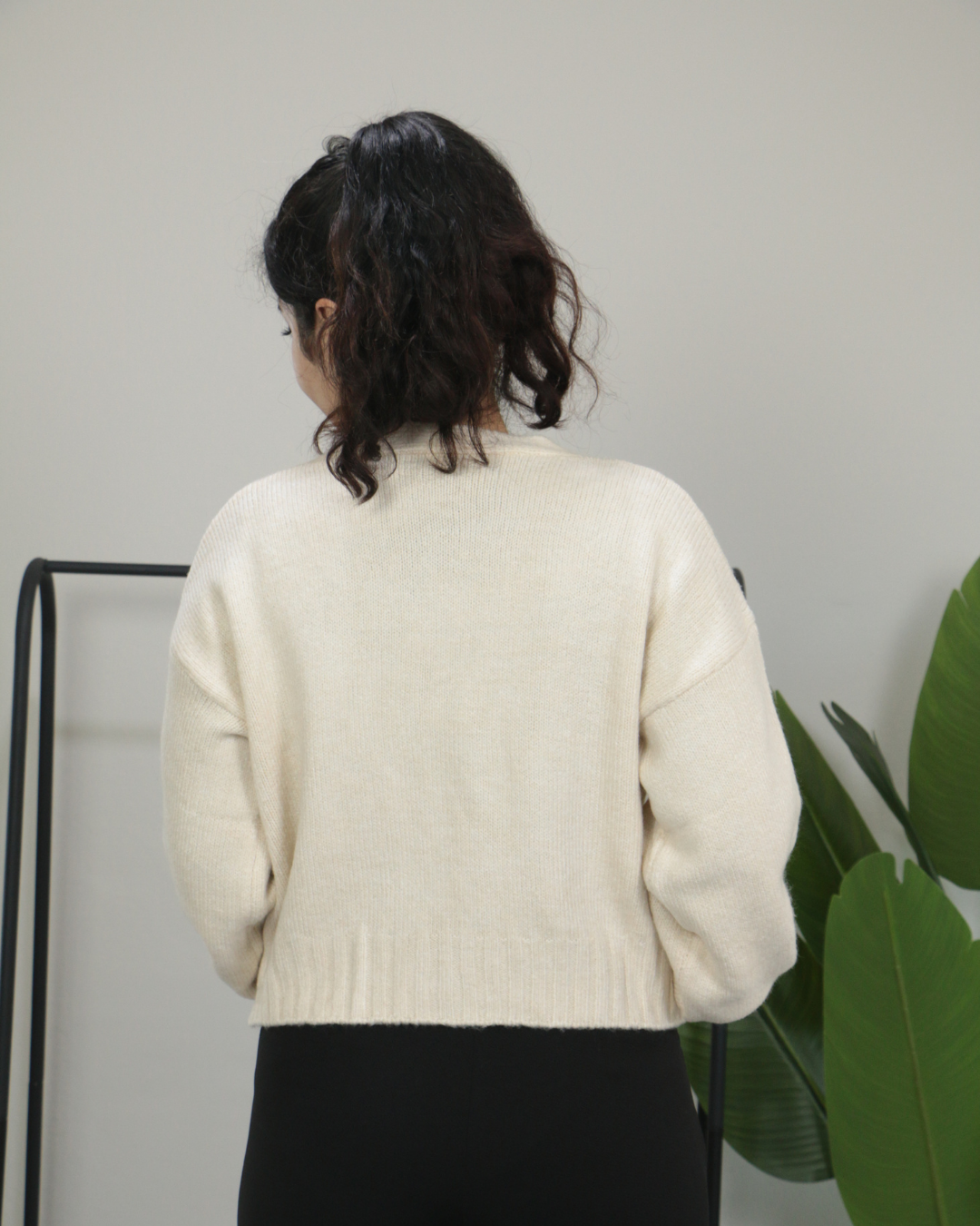 Önü Gül Detaylı Çıt Çıt Kapamalı Kışlık Kalın Triko Hırka Standart - krem