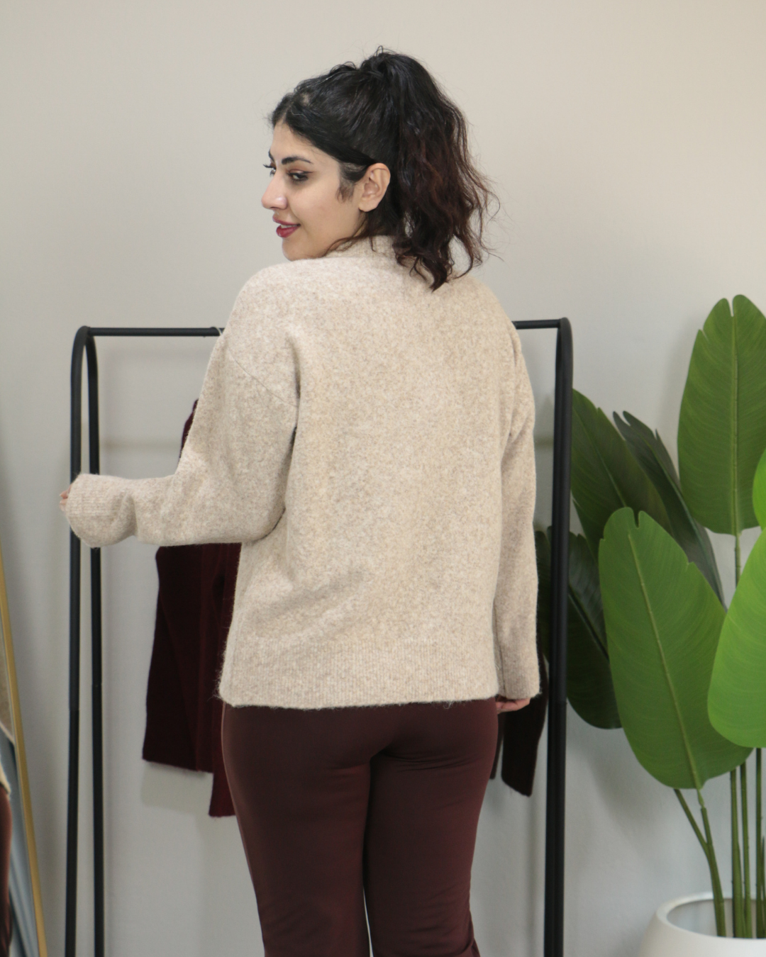 Yakası Fular Detaylı Yumuşak Dokulu Kışlık Triko Kazak Standart - bej