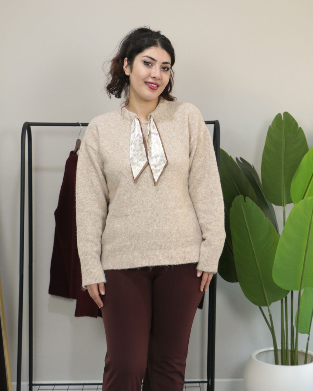 Yakası Fular Detaylı Yumuşak Dokulu Kışlık Triko Kazak Standart - bej